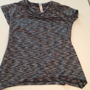 Black and white 90 degree work out top